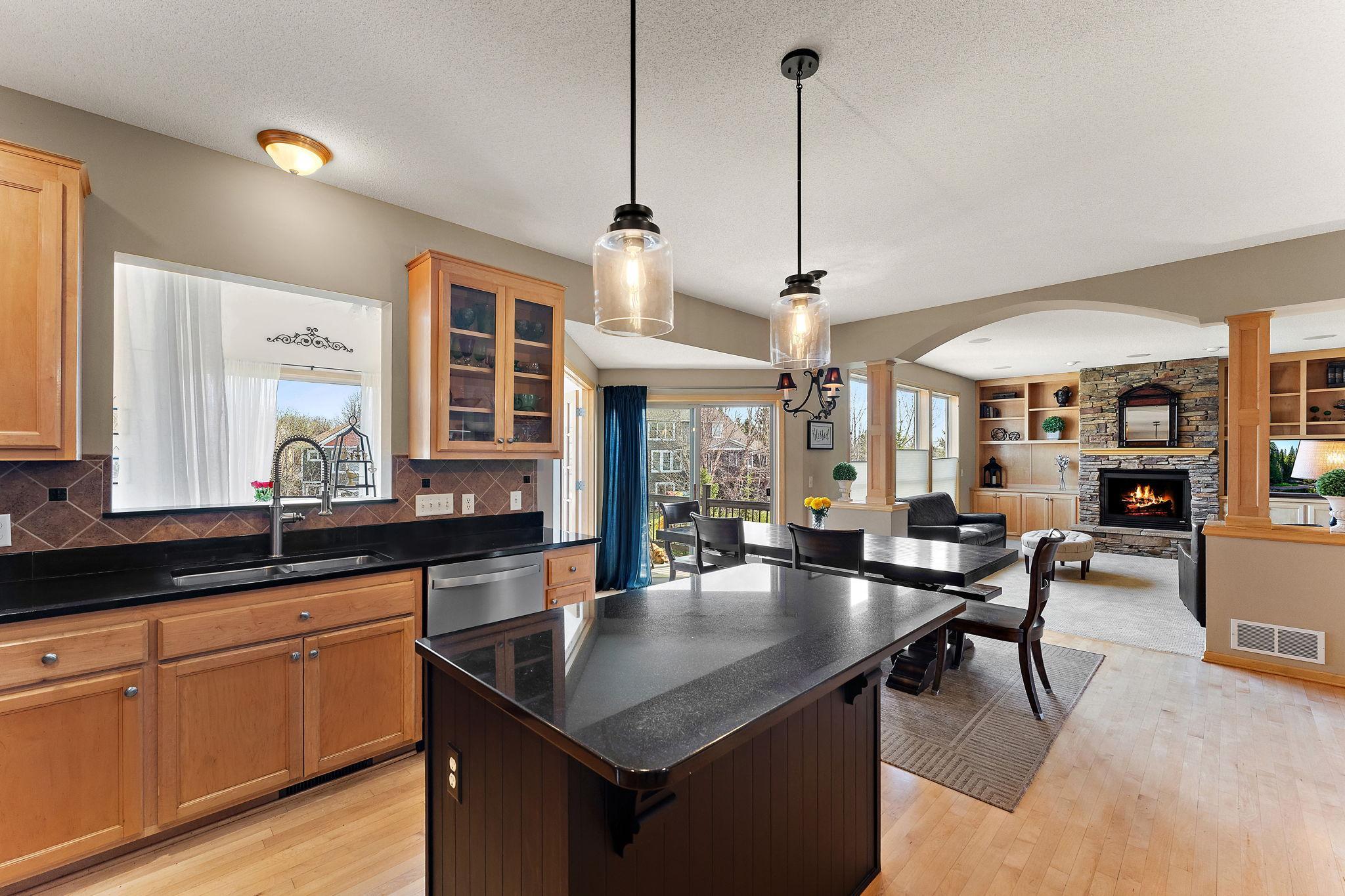 kitchen island 1.jpg