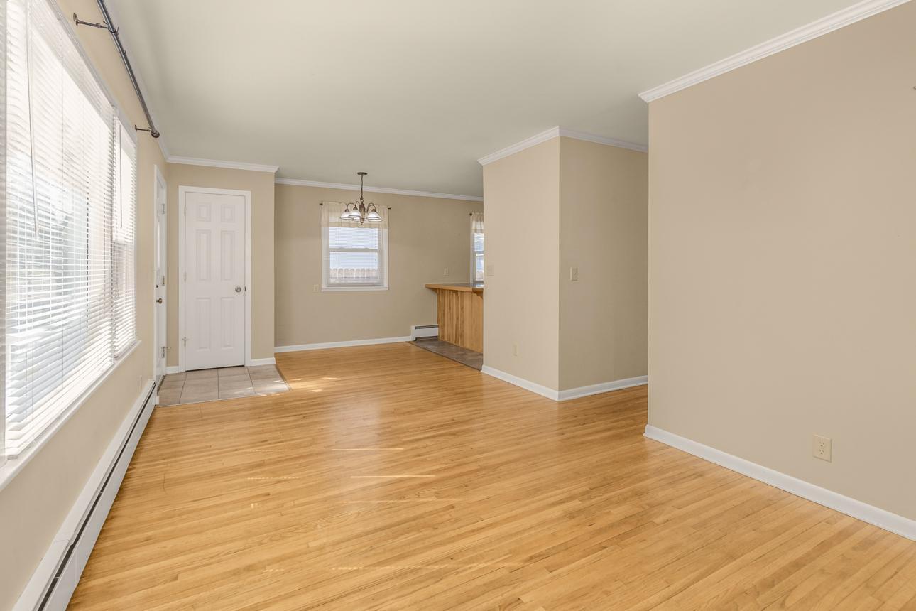 Living Room - Nice open foor plan!