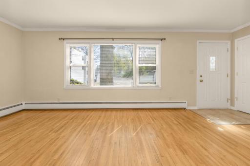 105 Warner Avenue S, Willernie, MN 55090