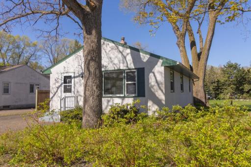 105 Warner Avenue S, Willernie, MN 55090