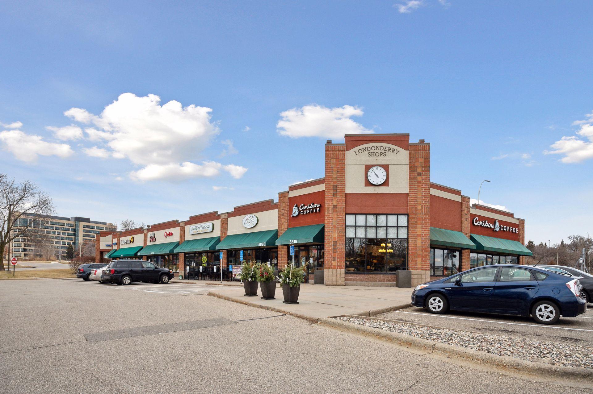 Shops, dining and transit just down the road