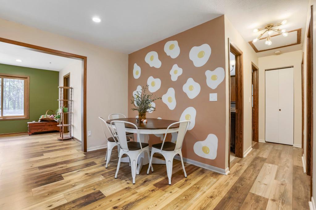 Dining Area in kitchen.jpg