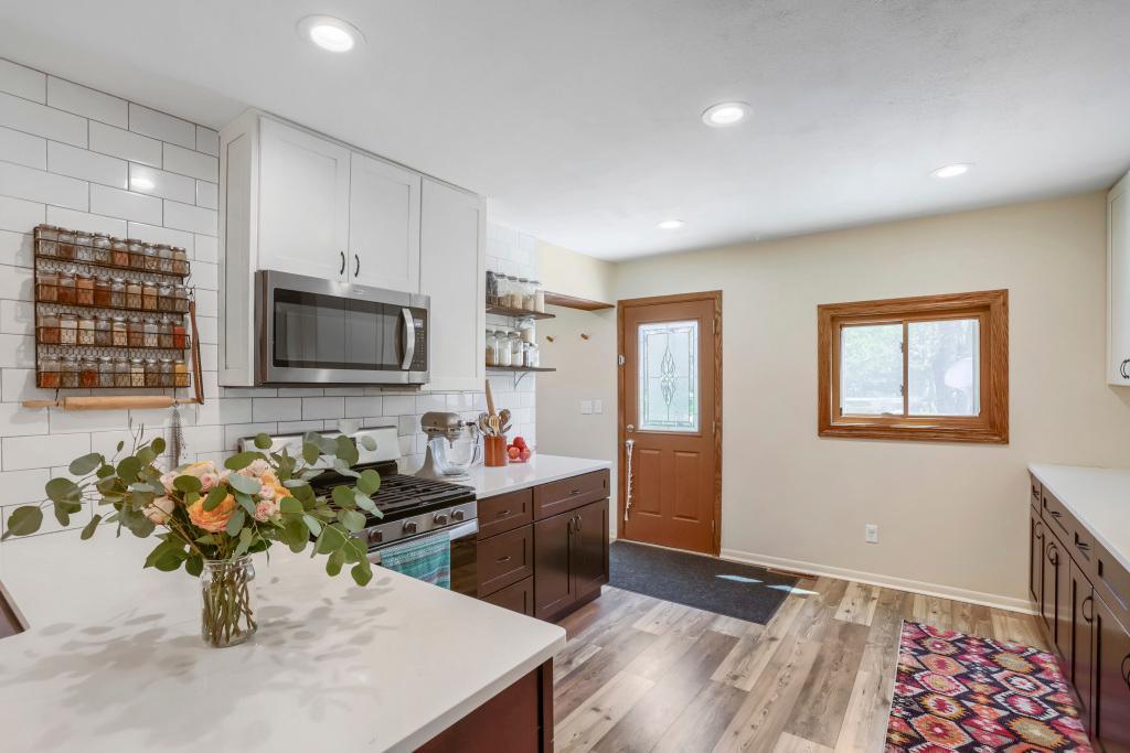 Kitchen new countertops & cabinets. .jpg