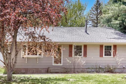 2458 225th Ave NE - MLS Sized - 001 - 01 Exterior Front.jpg