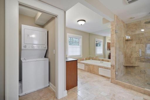 2000 Irving Avenue S, Minneapolis, MN 55405
