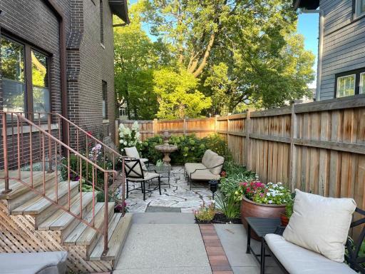 2000 Irving Avenue S, Minneapolis, MN 55405