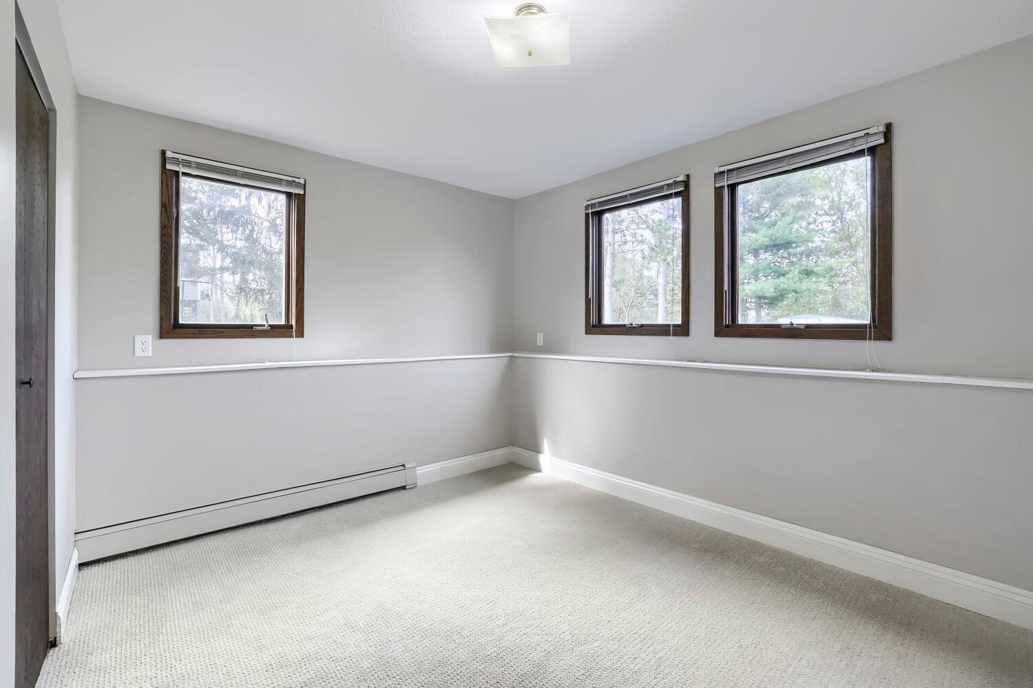 17012 Lexington Avenue NE - Web Quality - 020 - 17 Bedroom.jpg