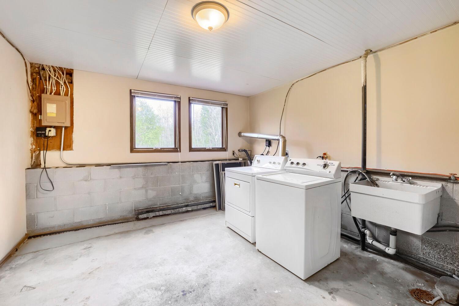 17012 Lexington Avenue NE - Web Quality - 028 - 25 Laundry Room.jpg