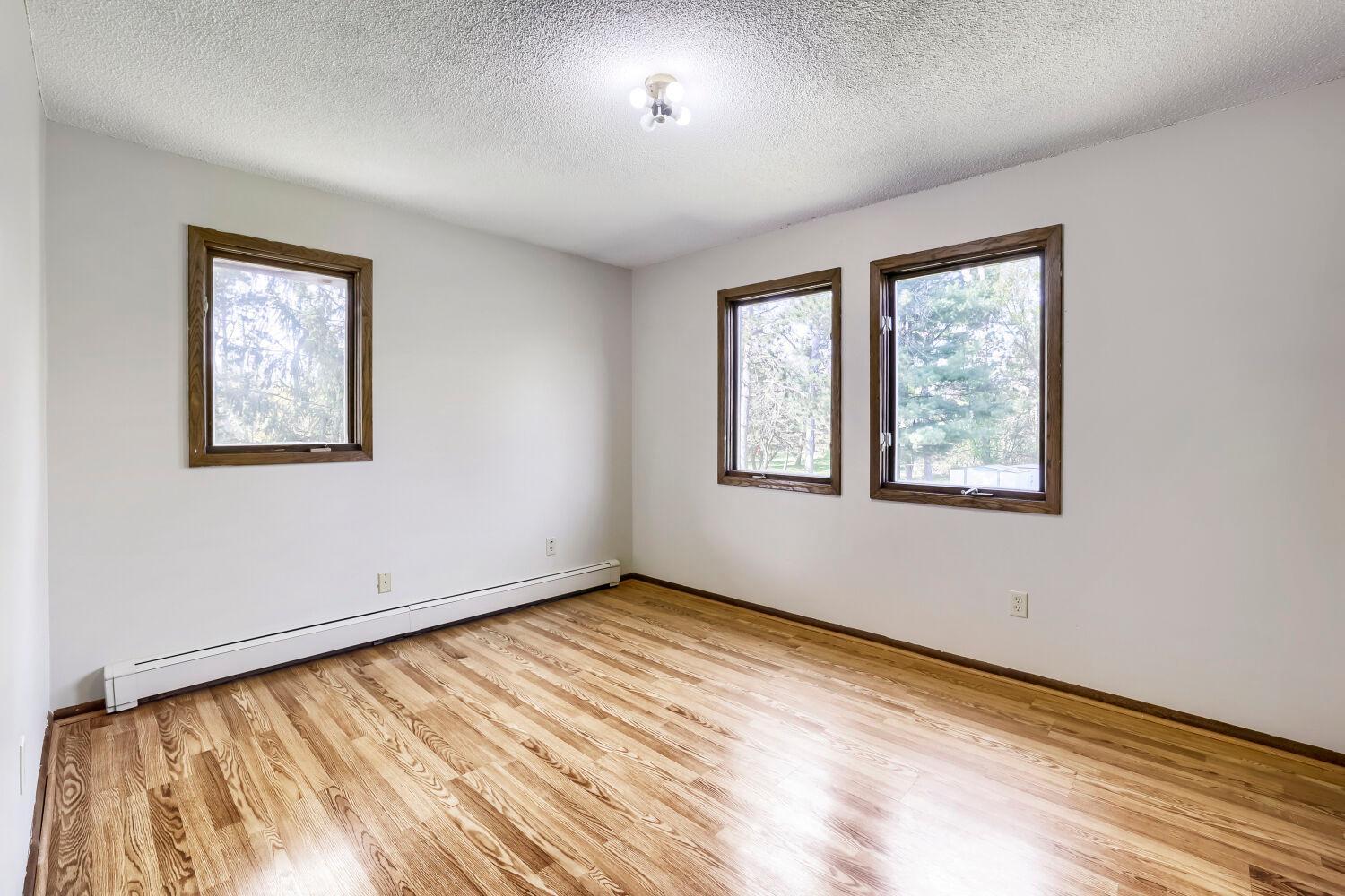 17012 Lexington Avenue NE - Web Quality - 022 - 19 Bedroom.jpg