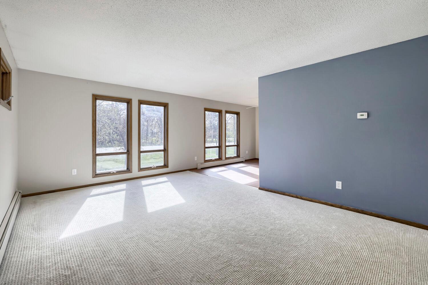 17012 Lexington Avenue NE - Web Quality - 009 - 06 Living Room.jpg