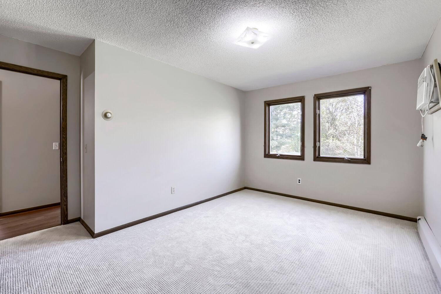 17012 Lexington Avenue NE - Web Quality - 024 - 21 Bedroom.jpg