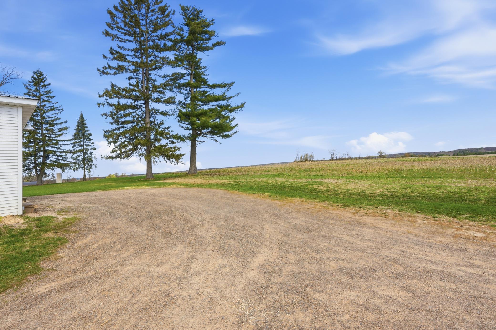 26-Driveway.jpg