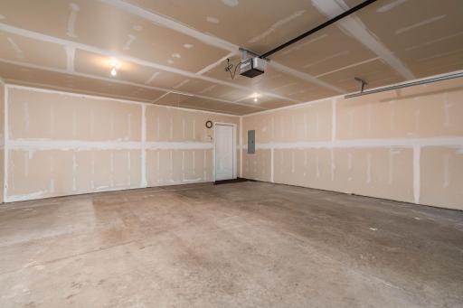 1429 Parkside Lane, North Mankato, MN 56003