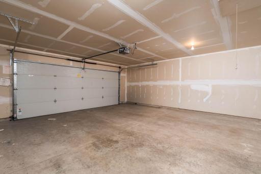 1429 Parkside Lane, North Mankato, MN 56003