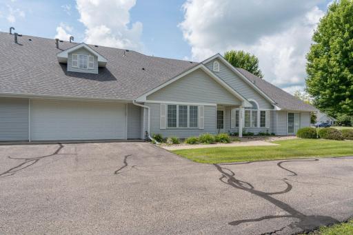 1429 Parkside Lane, North Mankato, MN 56003