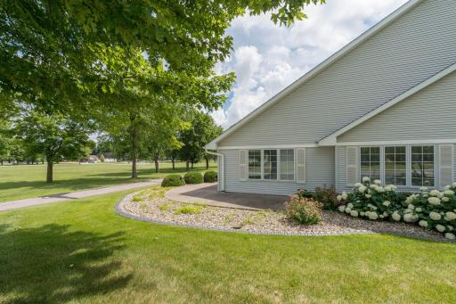 1429 Parkside Lane, North Mankato, MN 56003