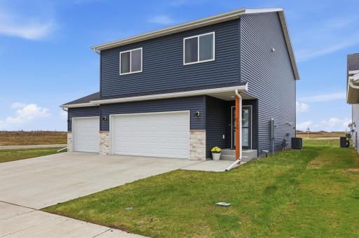6716 66th Avenue S, Horace, ND 58047