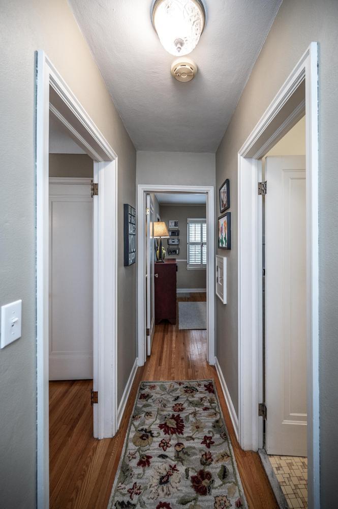 016-033-Hallway-666x1000.jpg