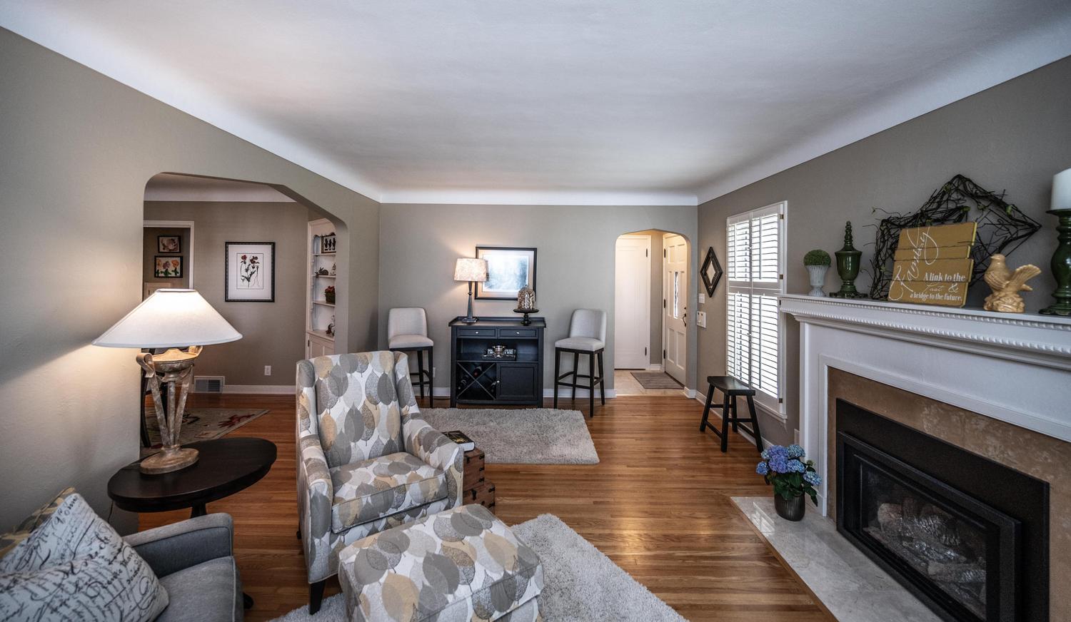 013-017-Living Room-1500x872.jpg