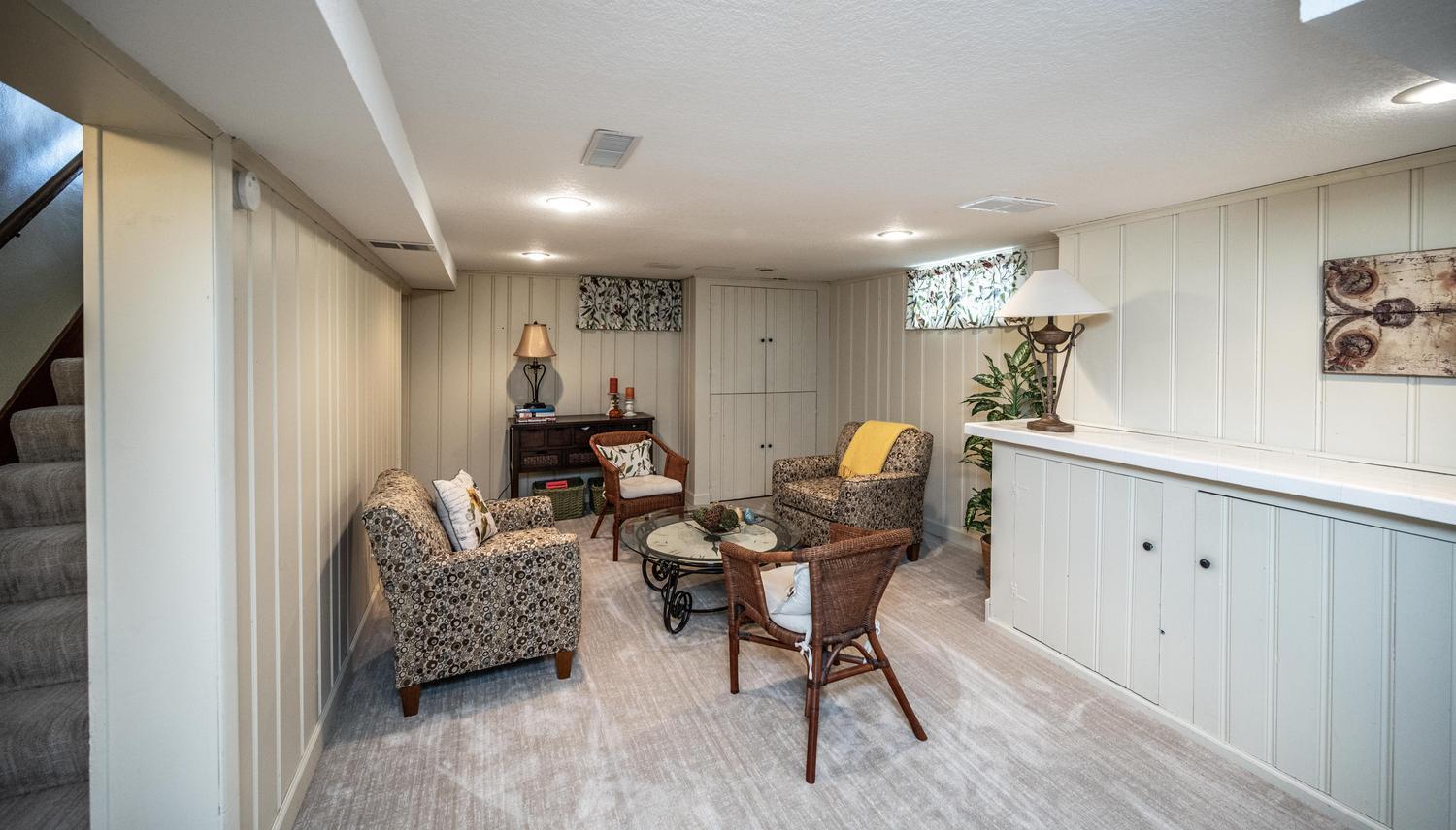 026-038-Family Room-1500x857.jpg