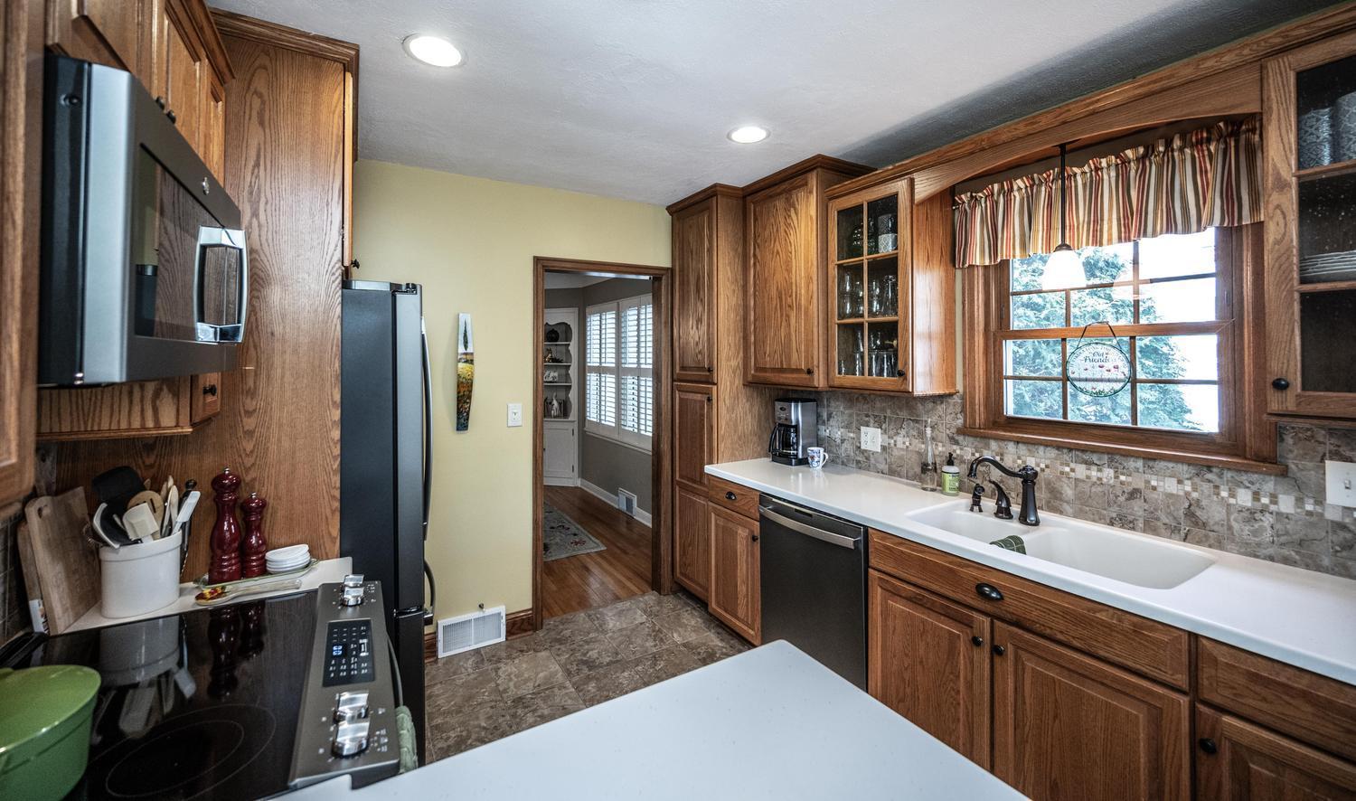 024-028-Kitchen-1500x887.jpg