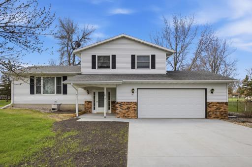 1013 63rd Avenue N, Moorhead, MN 56560