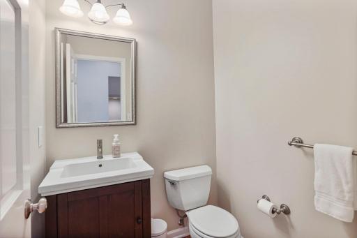 8587 Summit Oaks, Savage, MN 55378