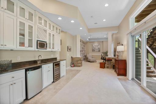 8587 Summit Oaks, Savage, MN 55378
