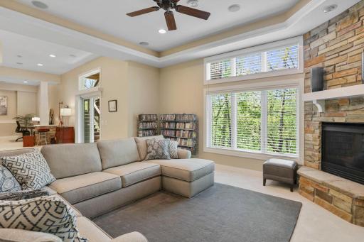 8587 Summit Oaks, Savage, MN 55378