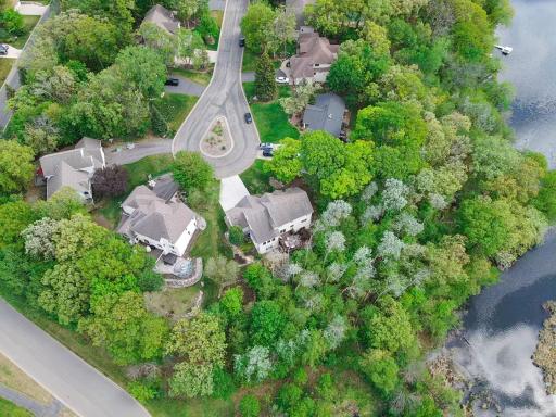 8587 Summit Oaks, Savage, MN 55378