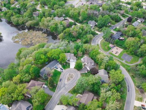8587 Summit Oaks, Savage, MN 55378