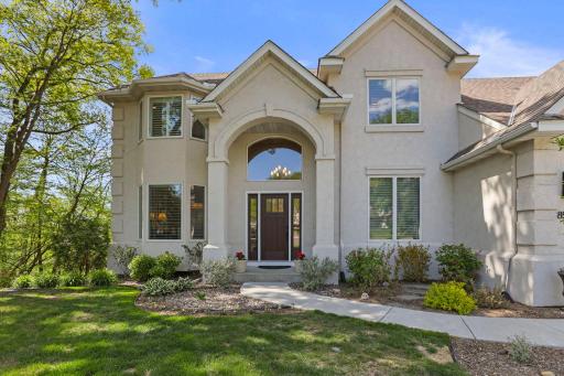 8587 Summit Oaks, Savage, MN 55378