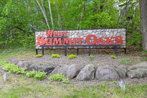 8587 Summit Oaks, Savage, MN 55378