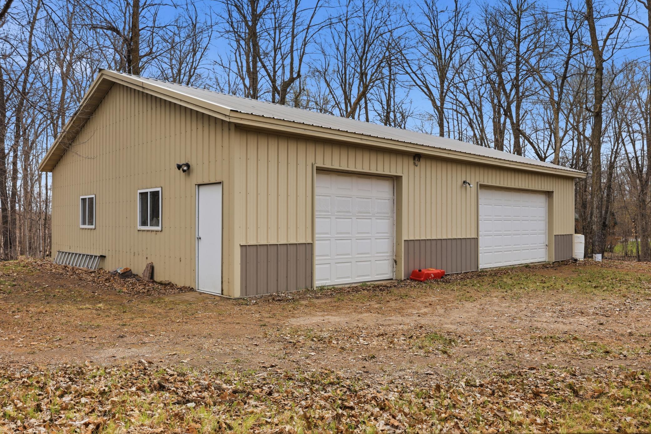 Large Outbuilding - Partially Heated