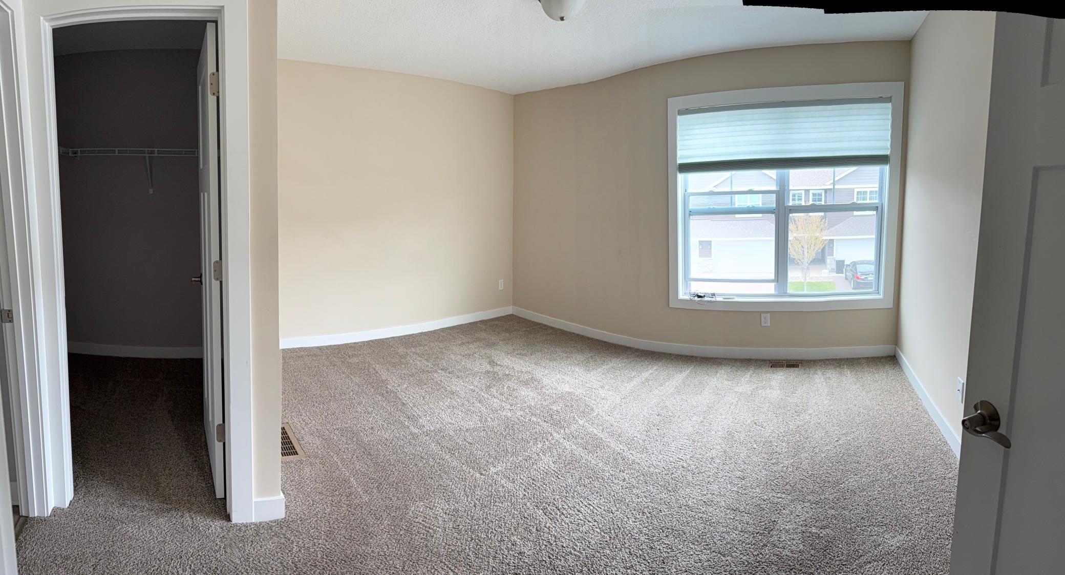 Primary Bedroom w/ walk in closet