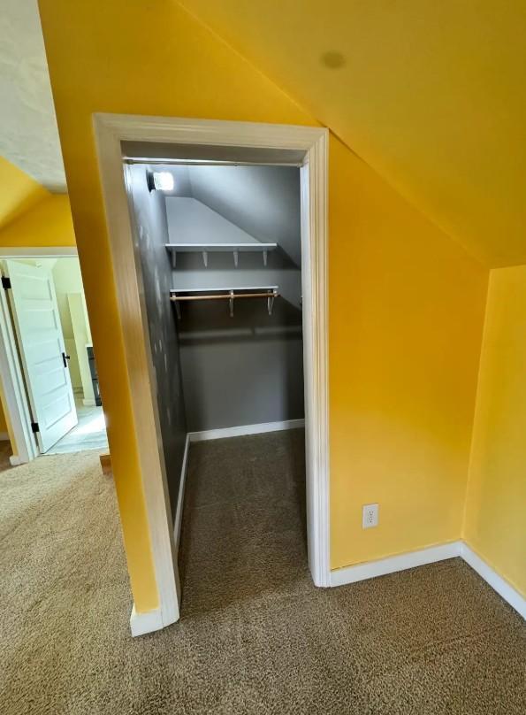 Walk IN Closet UL.jpg
