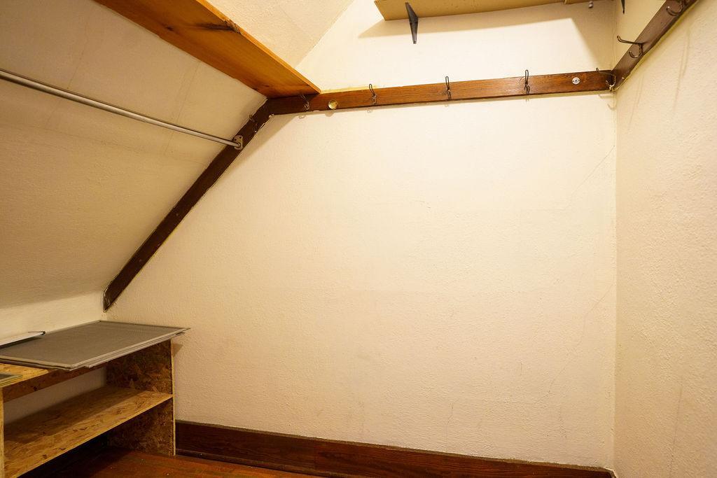 walk-in closet
