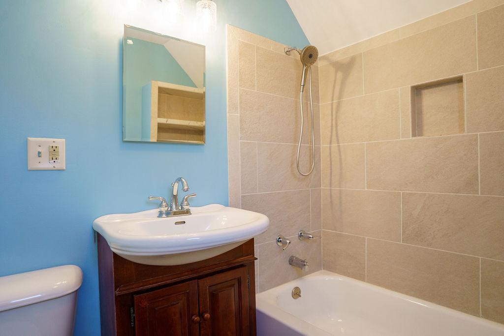 upper full bath
