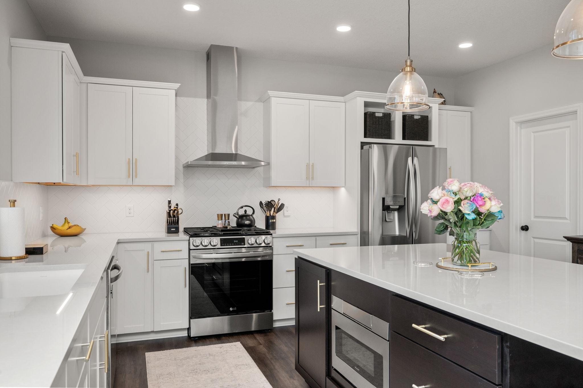 Another view of this gorgeous kitchen!