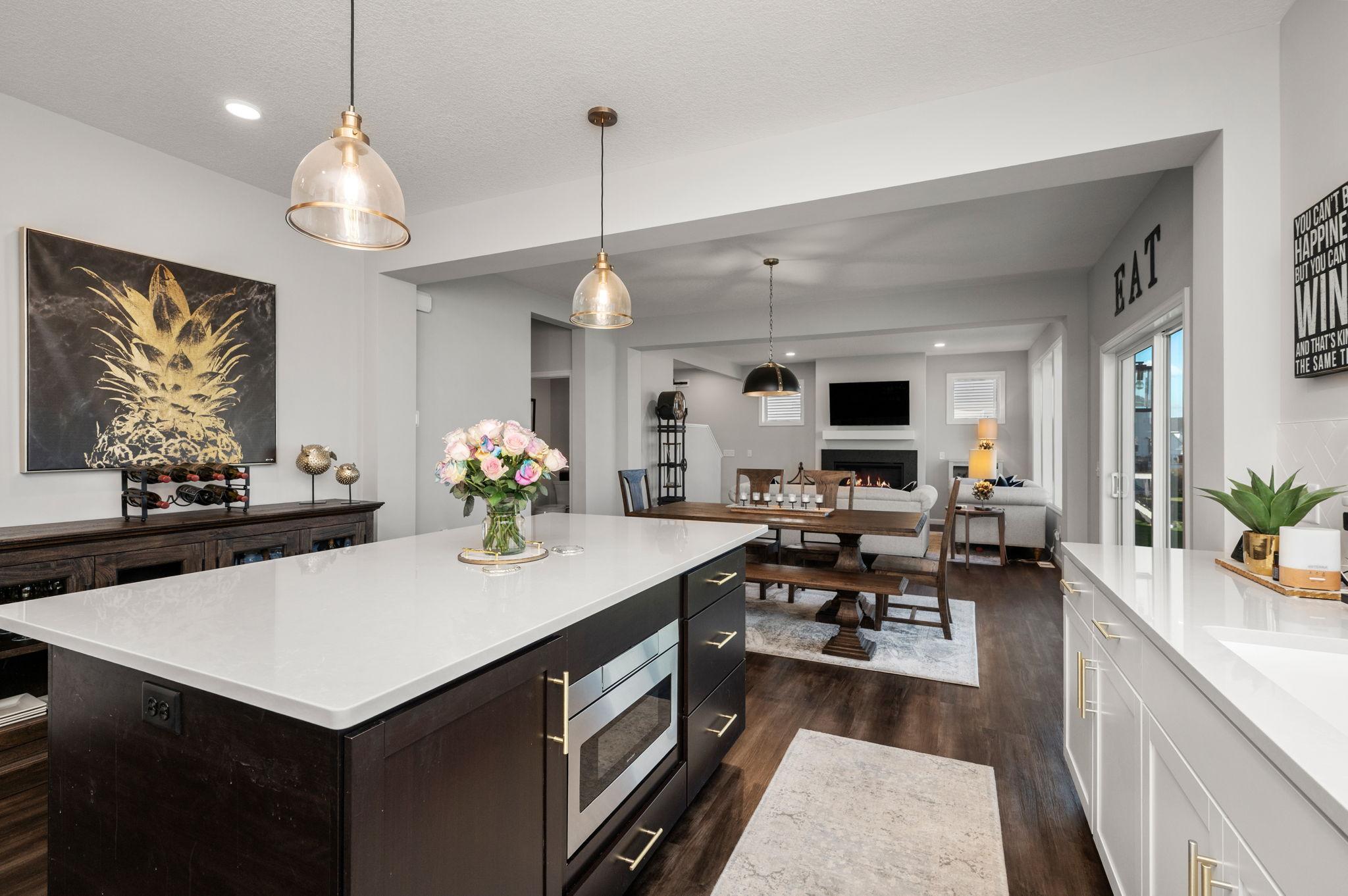 Another view of this gorgeous kitchen!