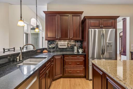 9251 Wedgewood Point, Woodbury, MN 55125