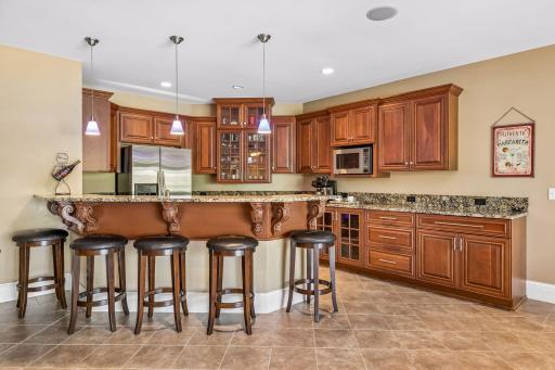 9251 Wedgewood Point, Woodbury, MN 55125