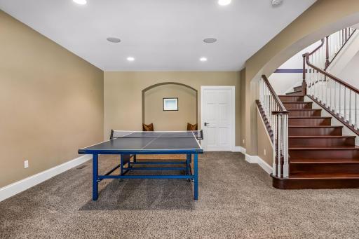9251 Wedgewood Point, Woodbury, MN 55125