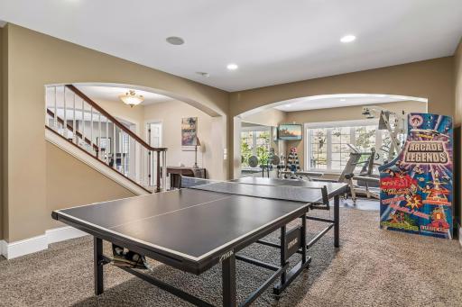 9251 Wedgewood Point, Woodbury, MN 55125