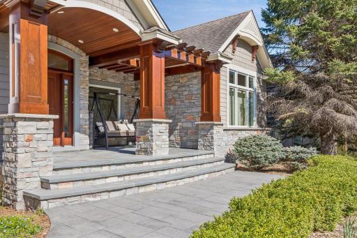 9251 Wedgewood Point, Woodbury, MN 55125