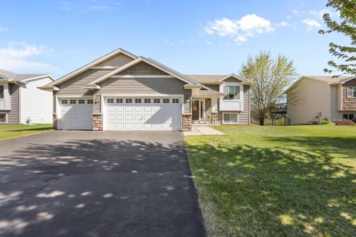 10137 179th Avenue NW, Elk River, MN 55330