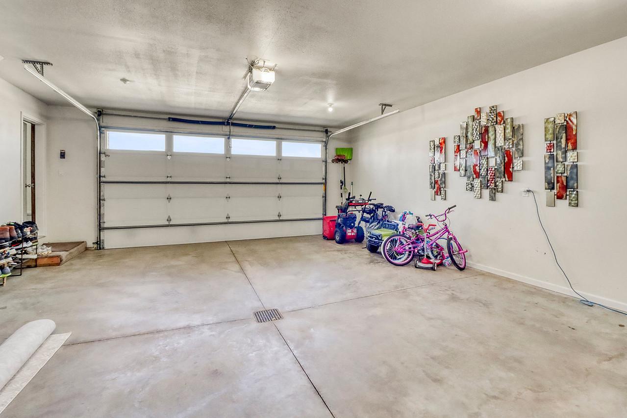 Garage finished, heated, floor drain
