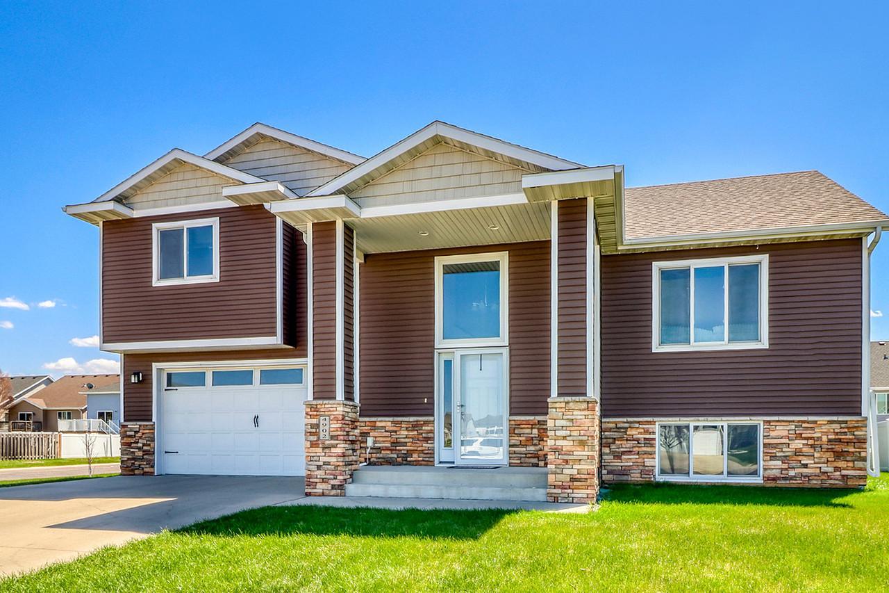 Expansive Front porch