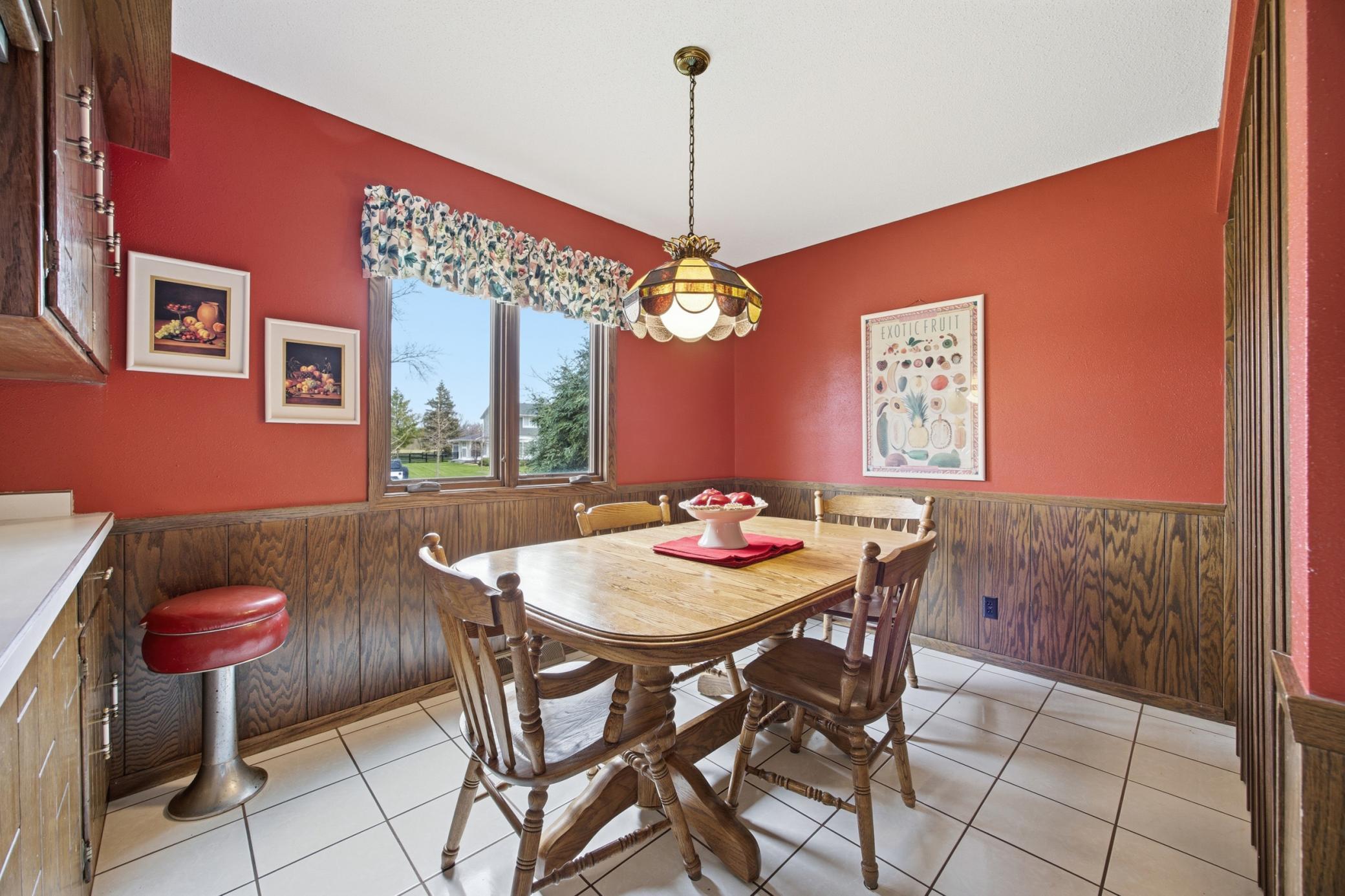 Kitchen eating area