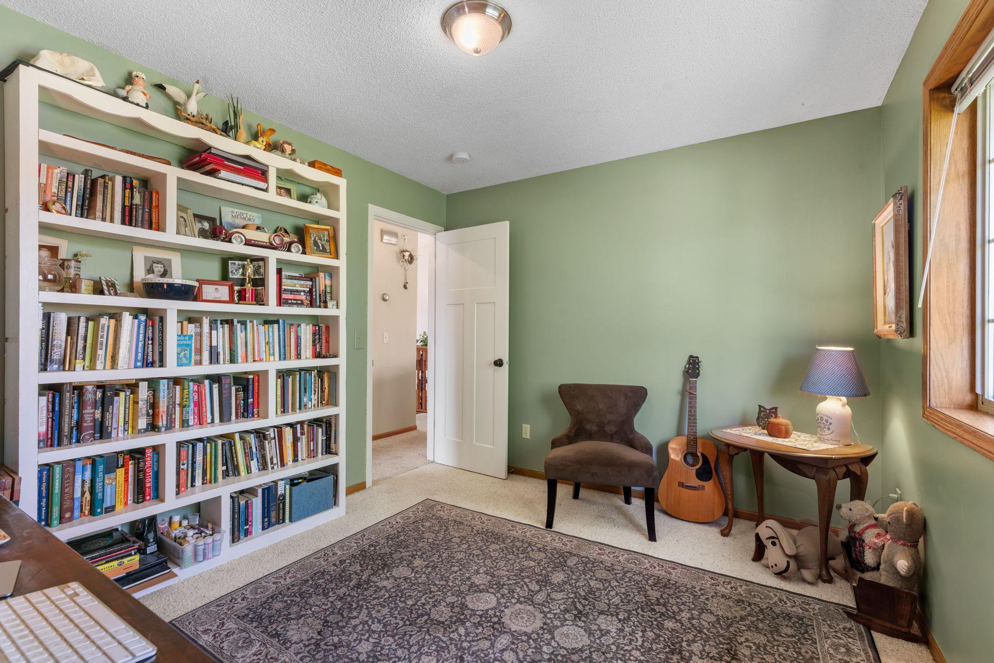 2nd bedroom